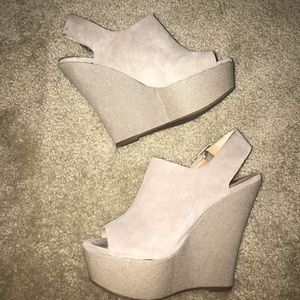 Steve Madden suede taupe open-toe wedges
